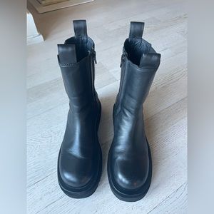 B2 “King West” Boot